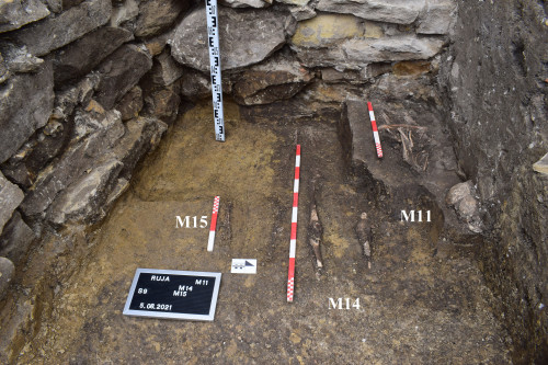Fig. 3. Ruja. Secțiunea S9. Detaliu cu mormintele M11, M14 și M15.
