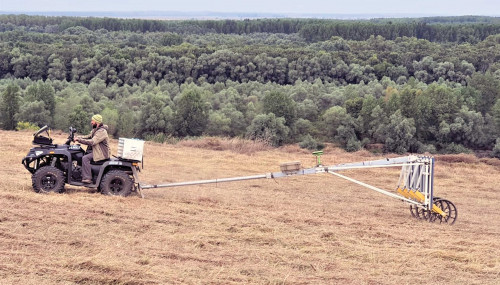 Prospecțiuni geomagnetice (septembrie 2021; foto S.M. Colesniuc)