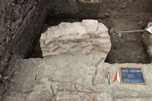 Fig.12. Secțiunea D5 - vedere dinspre sud a pilastrului.