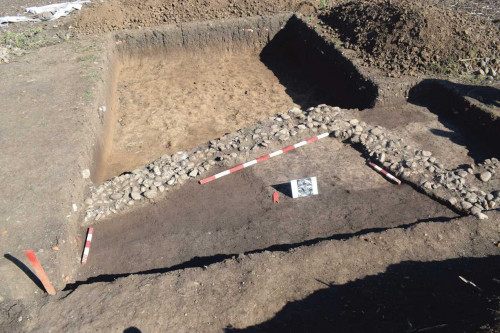 Fig. 2 – Fundațiile colțului nord-estic al horreum-ului C (foto ARVP)