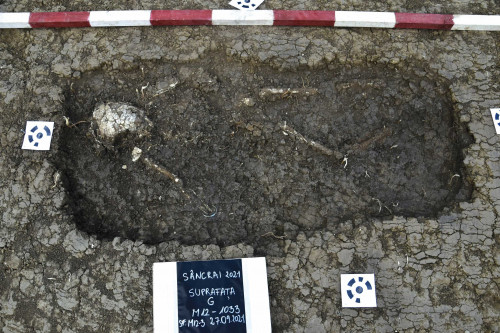Fig. 1. Mormântul M12 din necropola scitică de la Sâncrai-Darvas (foto M. Egri)