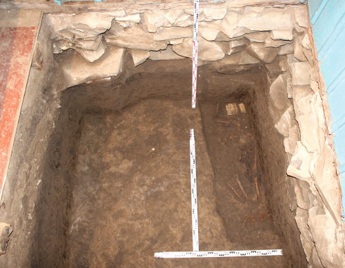 Fig. 3. Cășăria-Biserica „Sfinții Voievozi”: mormântul stolnicesei Tudosca (M. 6) (foto: C. Preoteasa, 2021).