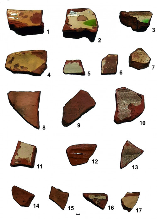 Fig. 5. Izvoare-„Râpa Roșie”: 1-17 – fragmente ceramice medievale – interior (secolul XVIII) (foto: C. Preoteasa, 2021).