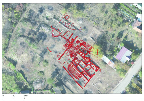 Fig. 3. Stolniceni – Râmnicu Vâlcea, Buridava, suprapunerea planului (Bichir et al. 1992: fig. 1) pe ortofotoplan 2021.