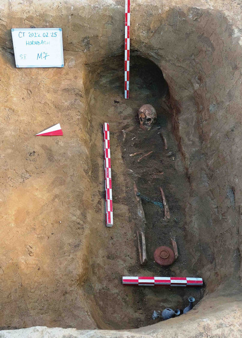 Fig. 8 Mormânt M7
