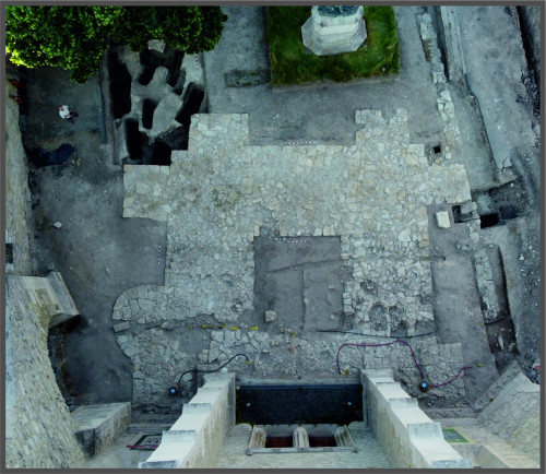Fig. 3. Fundația turnului-clopotniță, din fața portalului vestic al bisericii reformate (Str. Mihail Kogălniceanu, Piațeta Jean Calvin).