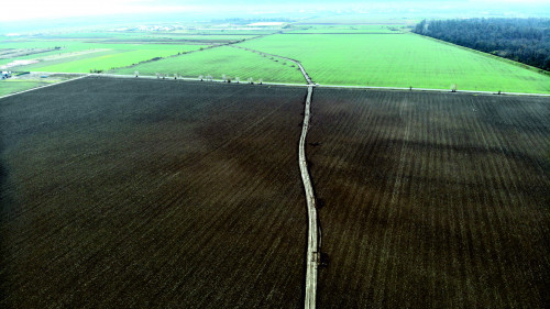 Fig. 3. Fotografie generală cu indicarea unor sondaje de pe traseul viitoarei variante ocolitoare Arad-Est.